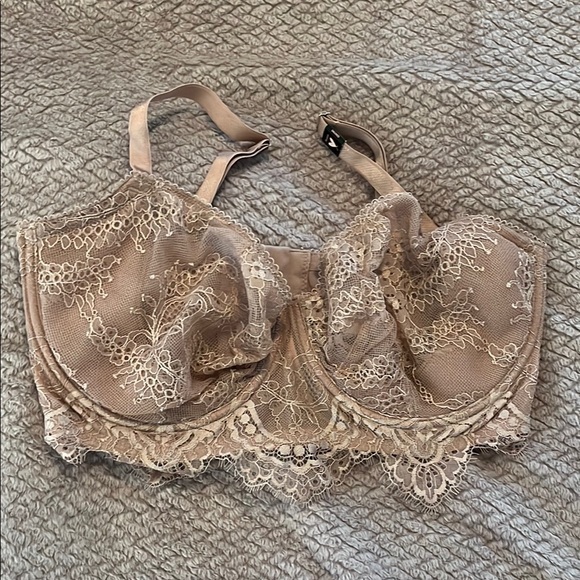 Victoria's Secret Tan Lace T-Shirt Bra - Picture 1 of 4